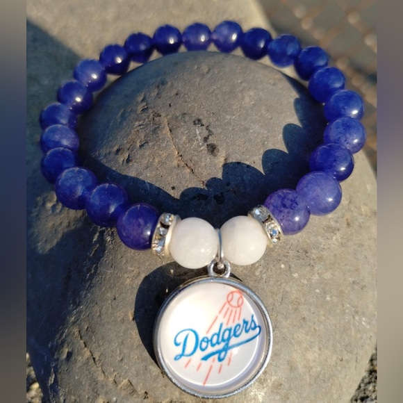 HANDMADE CRYSTAL QUARTZ L.A. DODGERS BRACELET (DODGERS CHARM) - Picture 1 of 3